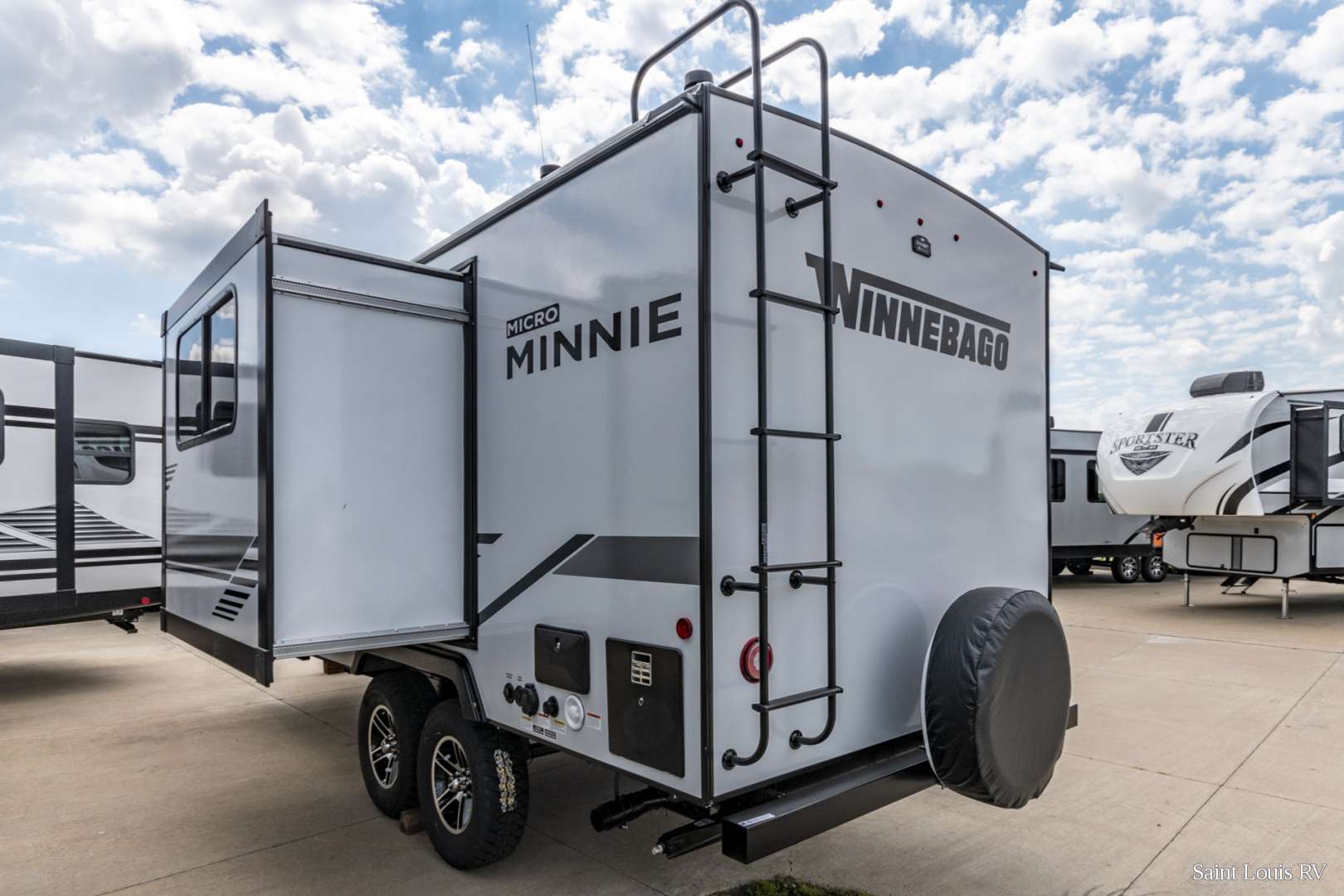 Winnebago Micro Minnie 2106S