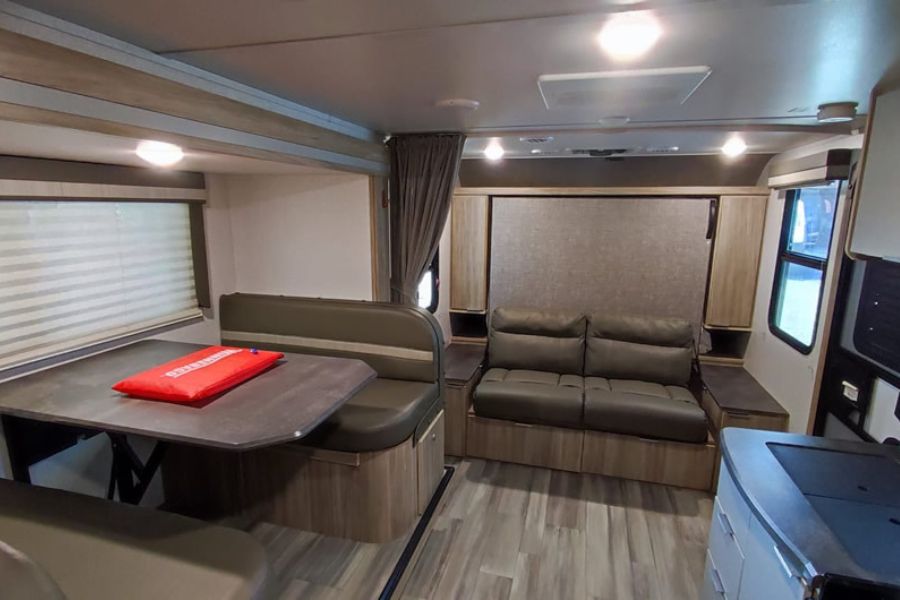 Winnebago Micro Minnie 2106D