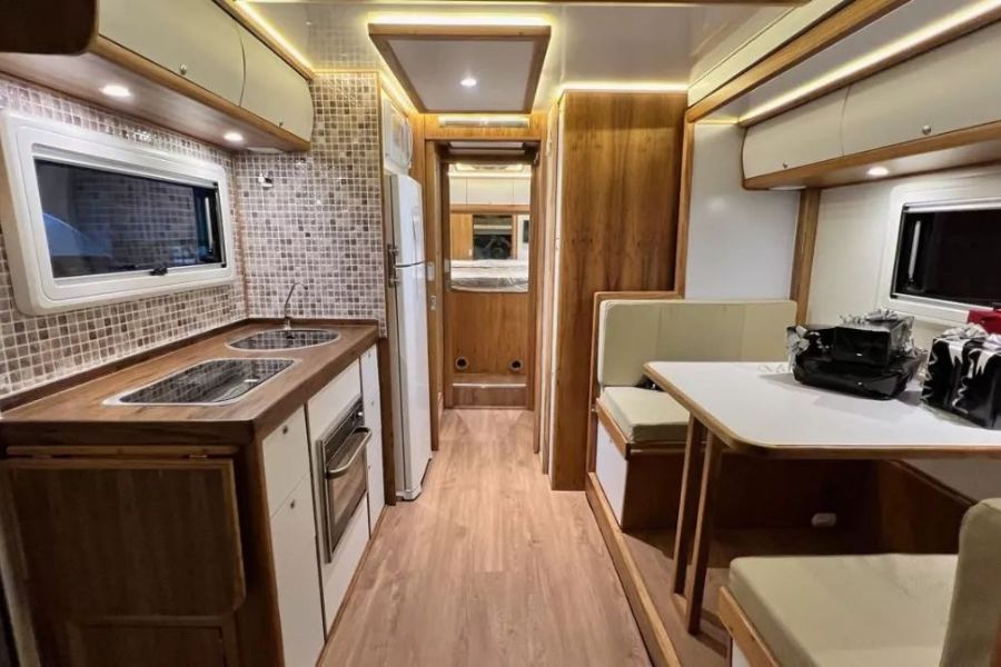 Globe Motorhomes Chassi Sprinter 517 Hi-tech 2024 Completo!