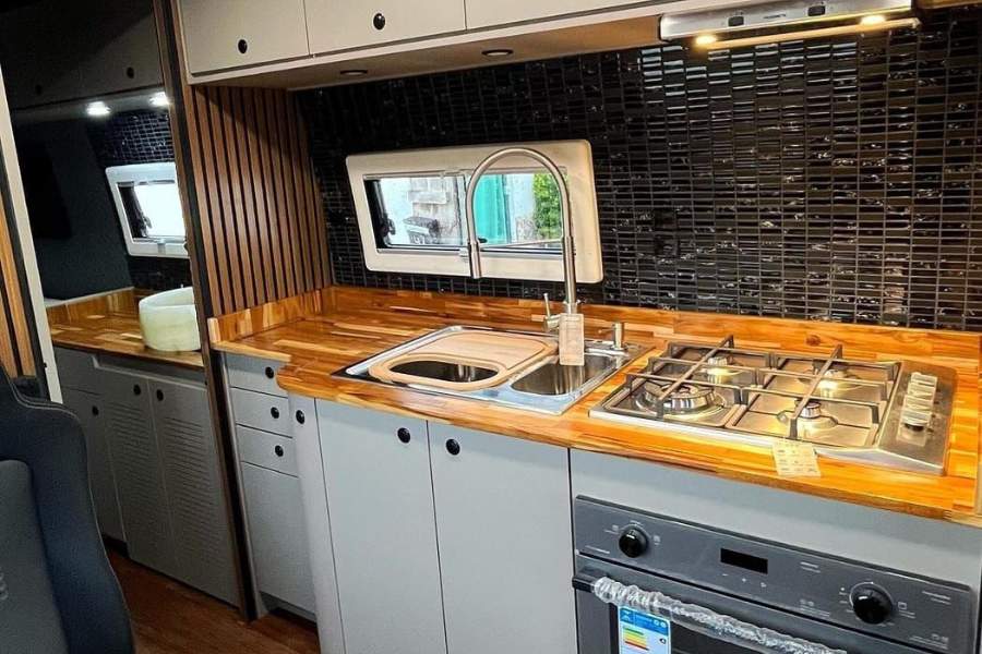 MOTORHOME VOLARE V8L 4x4 2022