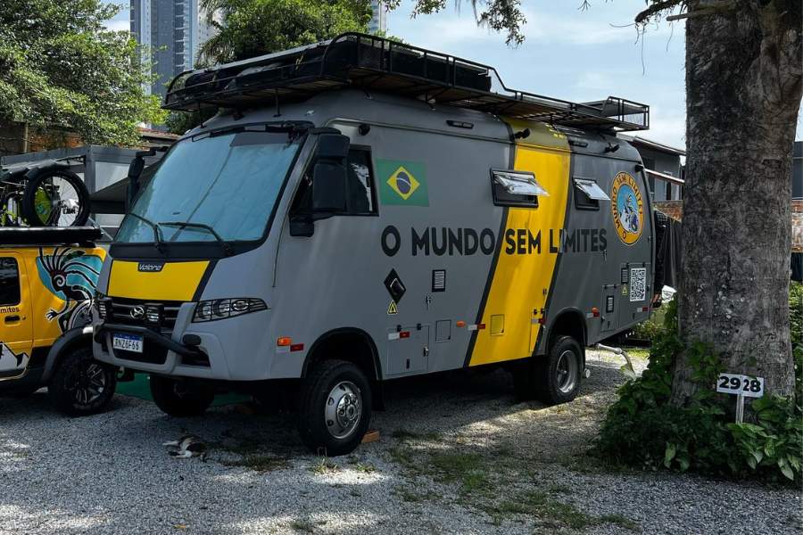 MOTORHOME VOLARE V8L 4x4 2022	