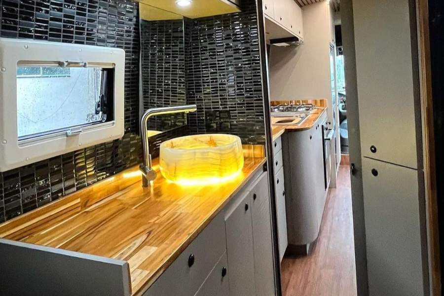 MOTORHOME VOLARE V8L 4x4 2022