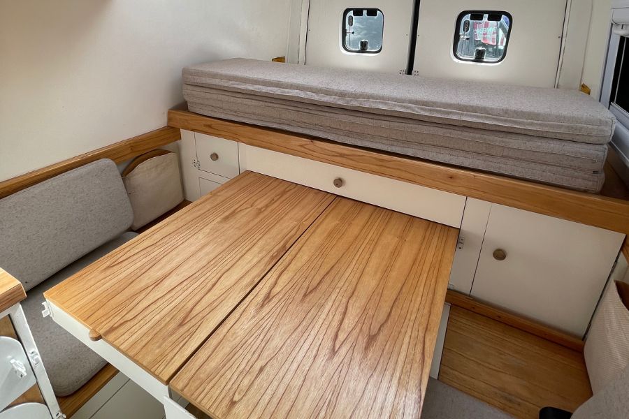 Globe Motorhomes Motorhome Sprinter 516