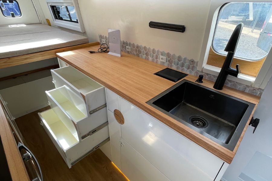 Globe Motorhomes Motorhome Sprinter 516