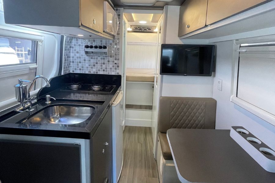 Globe Motorhomes Renault Master L3H2 Semi-Novo Completo a pronta entrega
