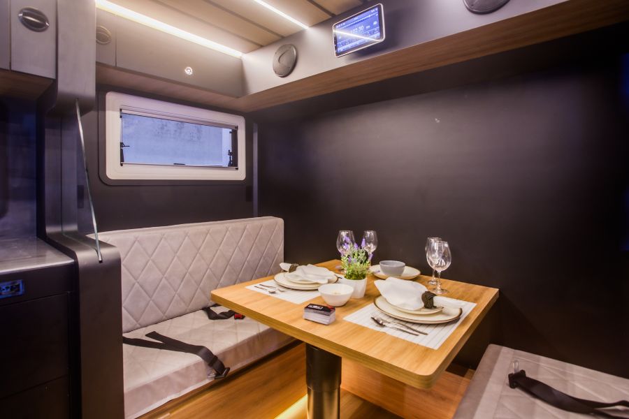 Mammoth Overland Magirus