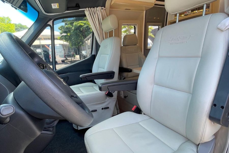 Globe Motorhomes Motorhome Sprinter 416 Hi-tech 6.9